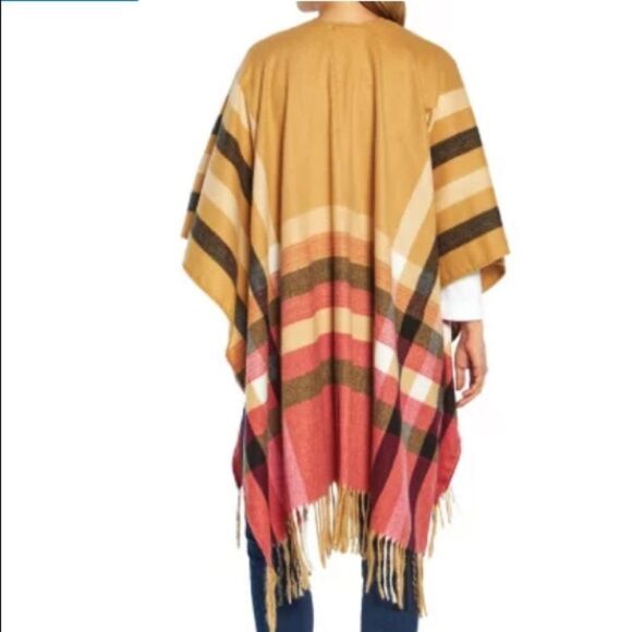 Woolrich plaid cozy blanket wrap with fringe trim - Picture 2 of 8